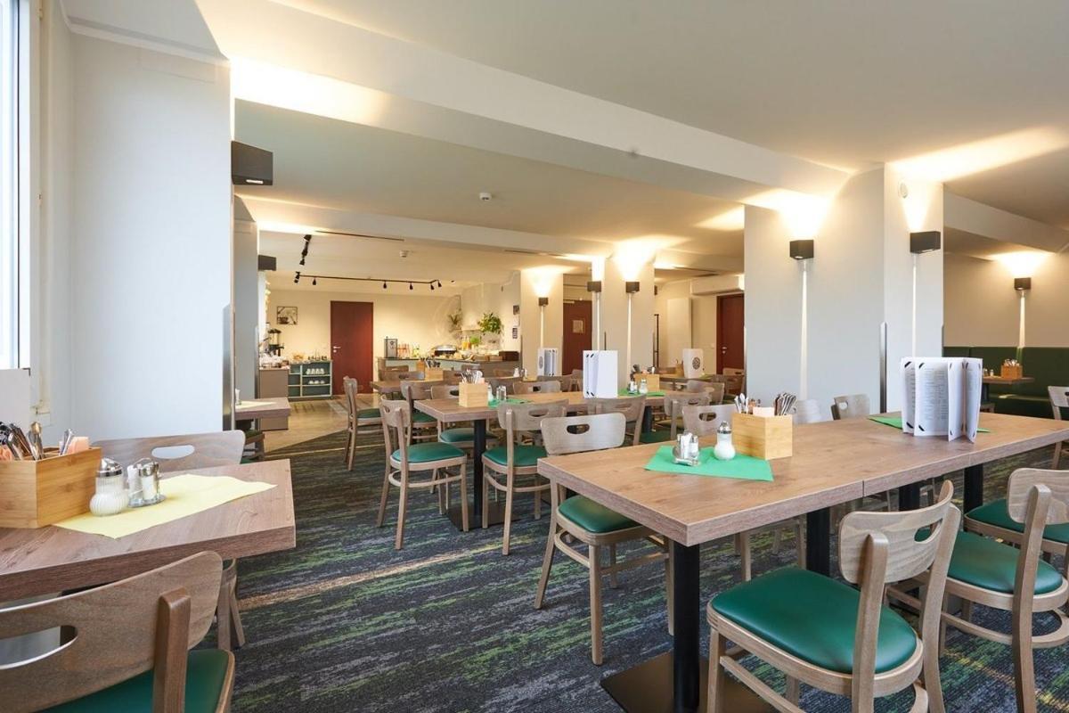 Hotel Anhalt Brehna Esterno foto