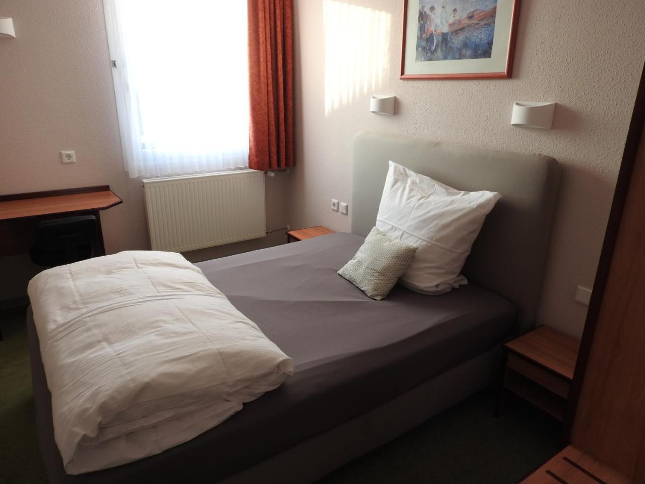 Hotel Anhalt Brehna Esterno foto